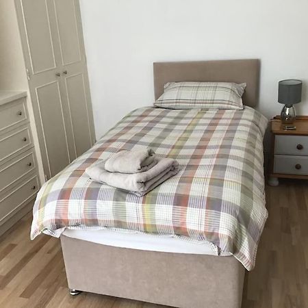 Spacious 2 Bedroom Flat In Heart Of Ballater Exteriör bild