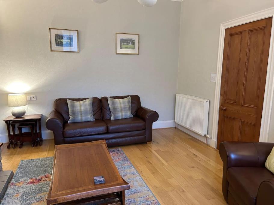 Spacious 2 Bedroom Flat In Heart Of Ballater Exteriör bild