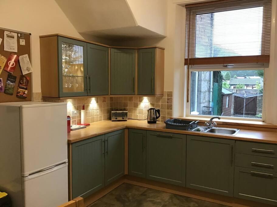 Spacious 2 Bedroom Flat In Heart Of Ballater Exteriör bild